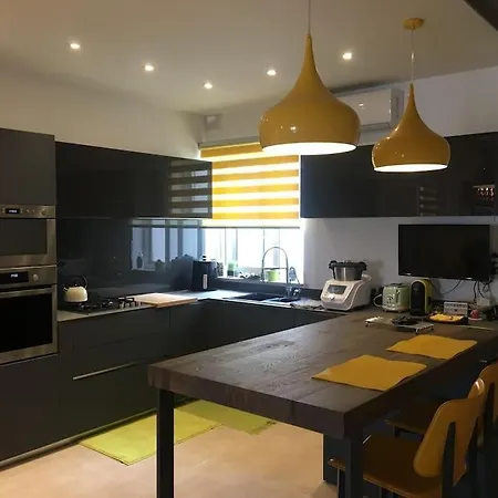 Champagne Supernova Penthouse *