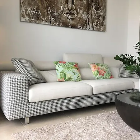 Champagne Supernova Penthouse * Santa Vennera