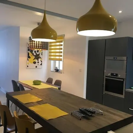 Champagne Supernova Penthouse Apartment Santa Vennera