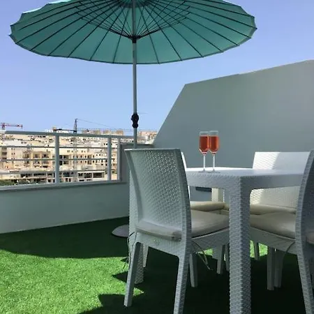 Champagne Supernova Penthouse * Santa Vennera