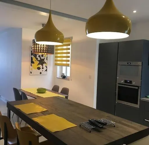 Champagne Supernova Penthouse Apartment Santa Vennera