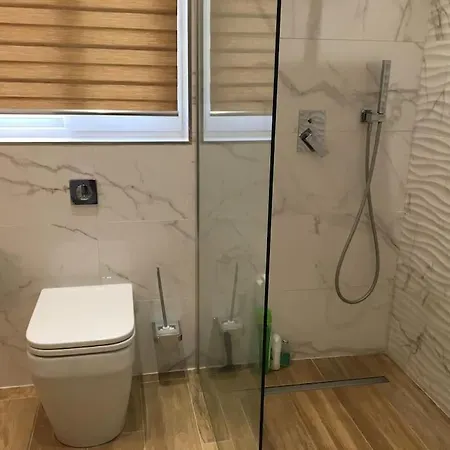 Champagne Supernova Penthouse Santa Vennera