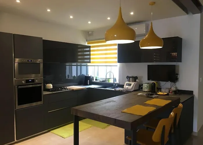 Champagne Supernova Penthouse *