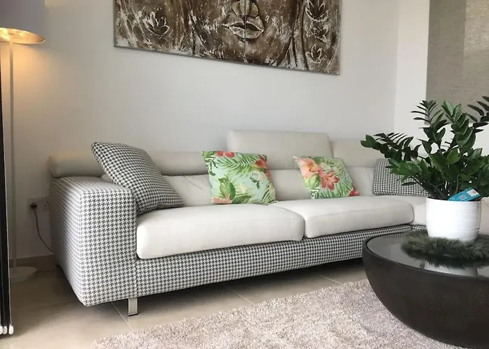 Champagne Supernova Penthouse * Santa Vennera