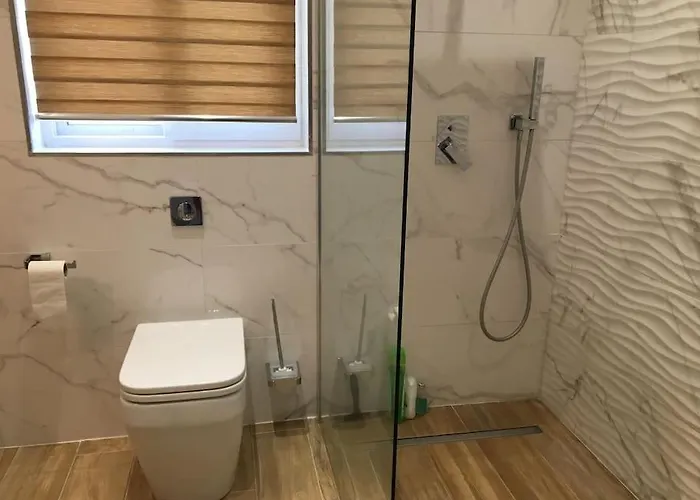 Champagne Supernova Penthouse Santa Vennera