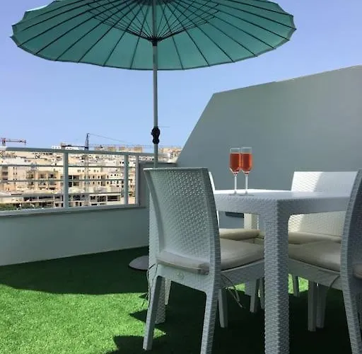 Champagne Supernova Penthouse * Santa Vennera