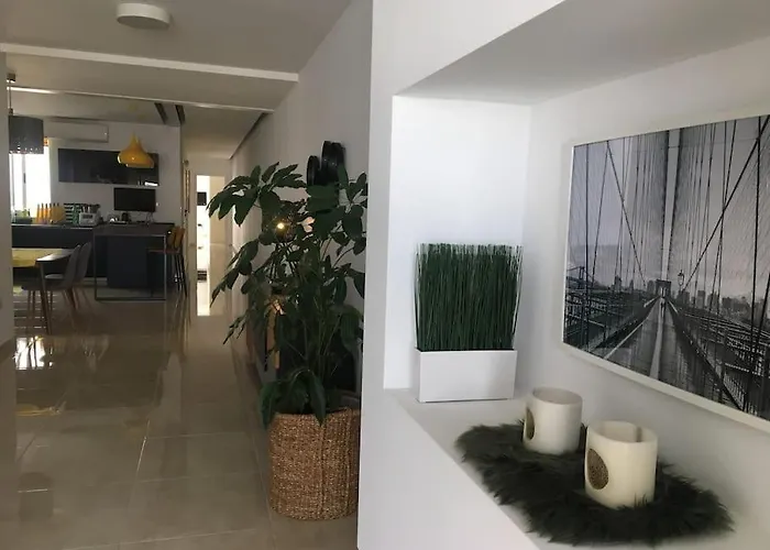 Champagne Supernova Penthouse 아파트 *