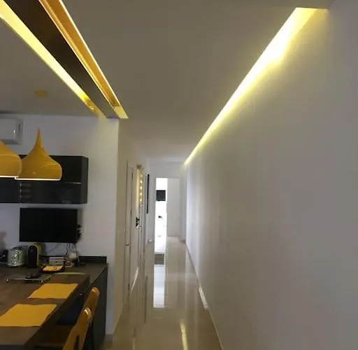 Champagne Supernova Penthouse Santa Vennera